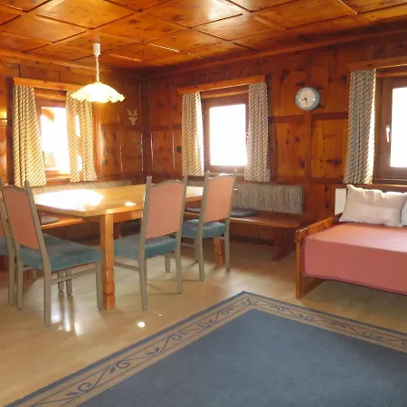 14 By Interhome דירה Obergand